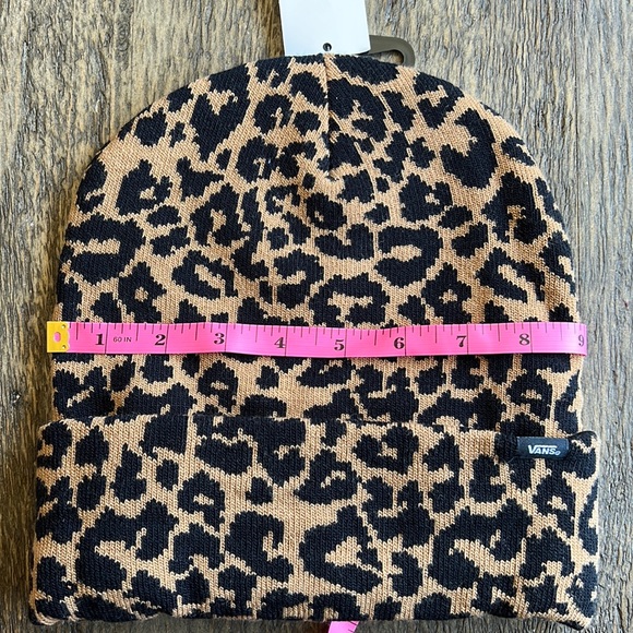 Vans Women’s Breakin Curf beanie-tan and black cheetah print. NWT - Picture 8 of 11